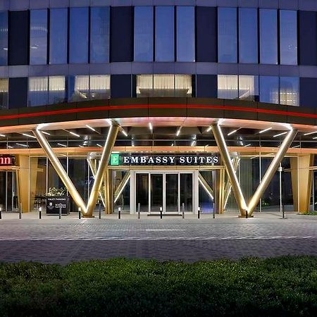 Embassy Suites By Hilton Dubai Business Bay Exterior photo