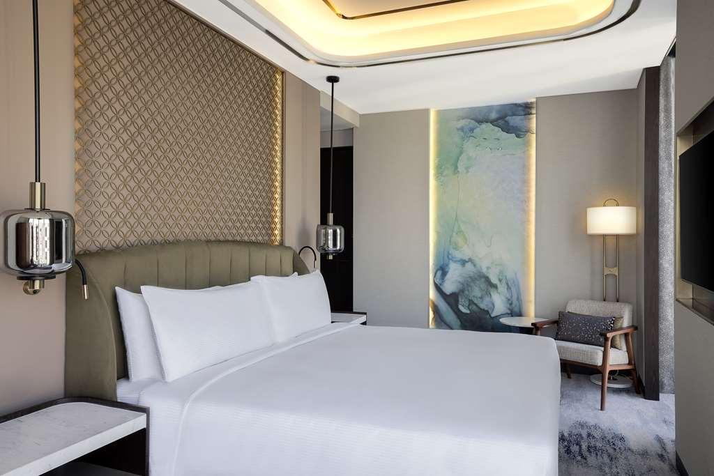 Embassy Suites By Hilton Dubai Business Bay Room photo