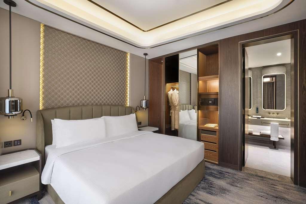 Embassy Suites By Hilton Dubai Business Bay Room photo