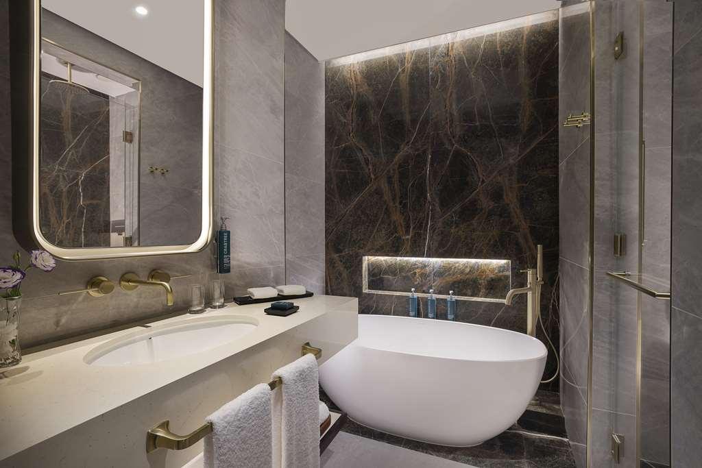 Embassy Suites By Hilton Dubai Business Bay Room photo