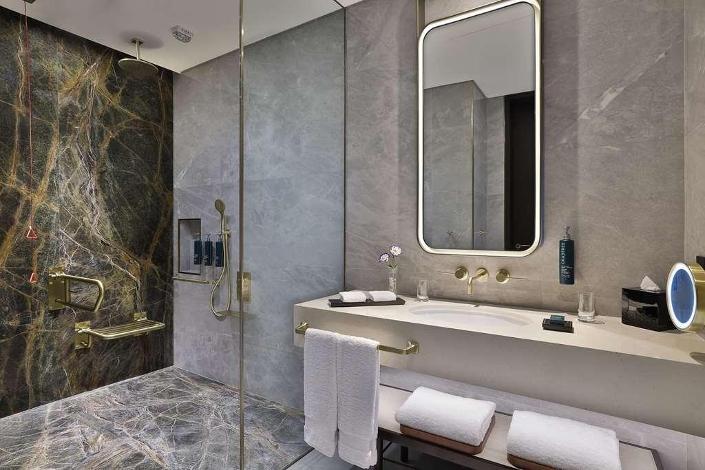 Embassy Suites By Hilton Dubai Business Bay Room photo