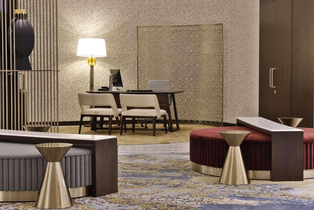 Embassy Suites By Hilton Dubai Business Bay Interior photo